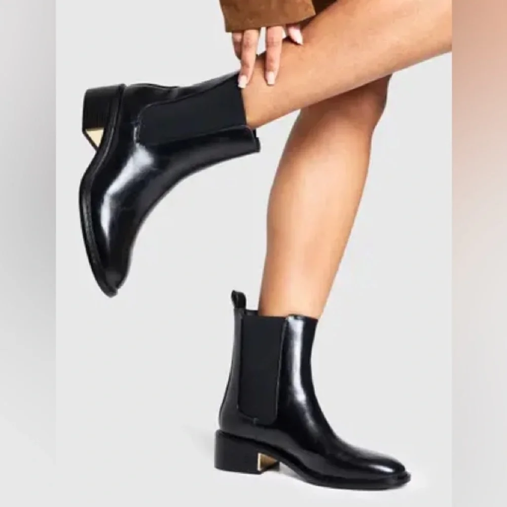 Zara faux leather black Chelsea ankle boots with gold heel - Picture 2 of 11